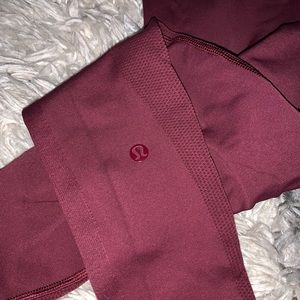 Lululemon leggings 💜